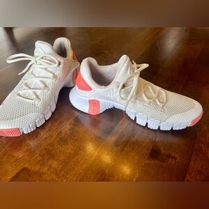 Women’s Nike metcons white -8.5